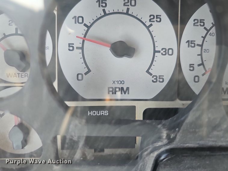 image for item DK0528 2002 International 3800 school bus