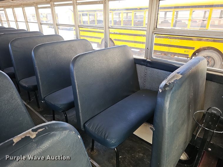 image for item DK0528 2002 International 3800 school bus