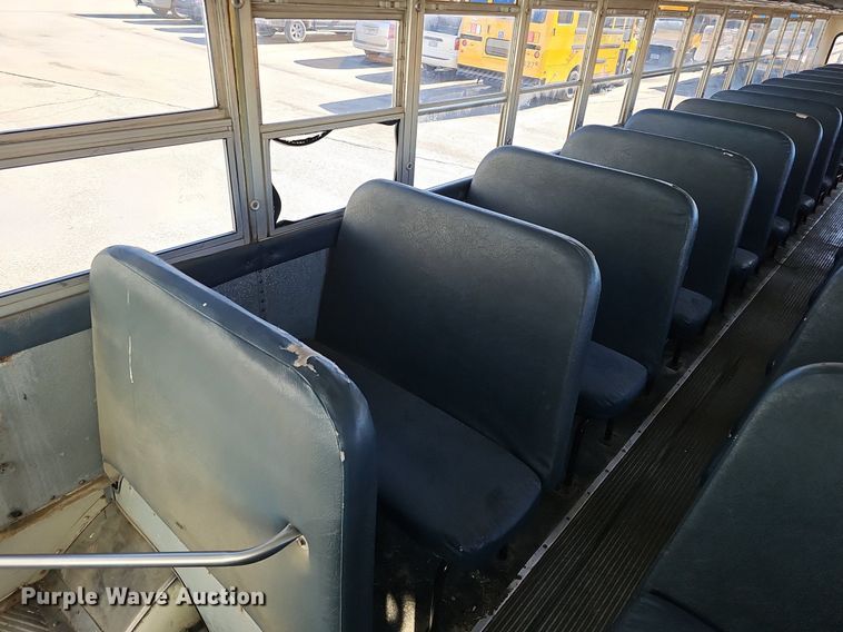 image for item DK0528 2002 International 3800 school bus