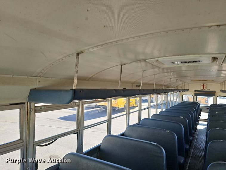 image for item DK0528 2002 International 3800 school bus