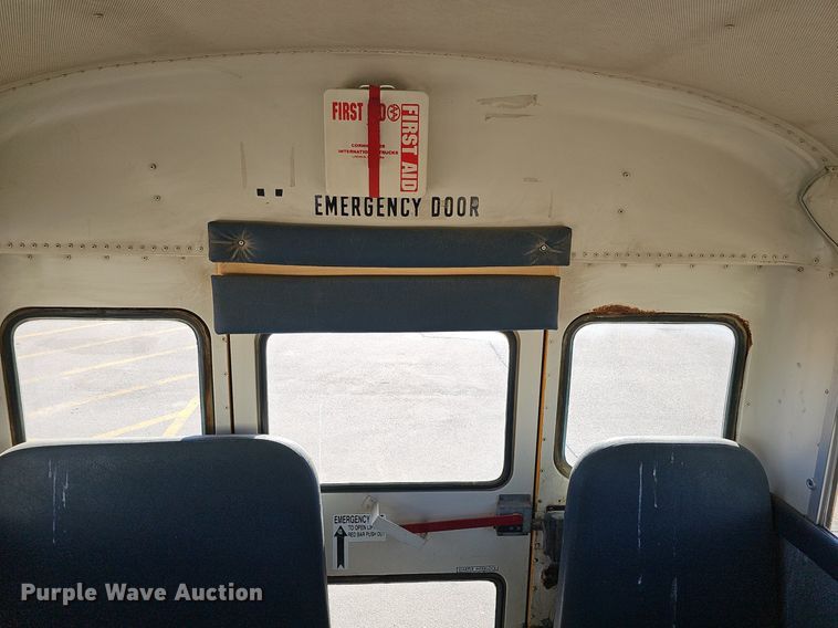 image for item DK0528 2002 International 3800 school bus