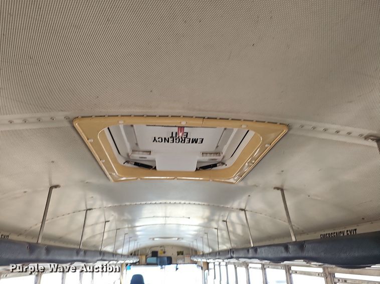 image for item DK0528 2002 International 3800 school bus