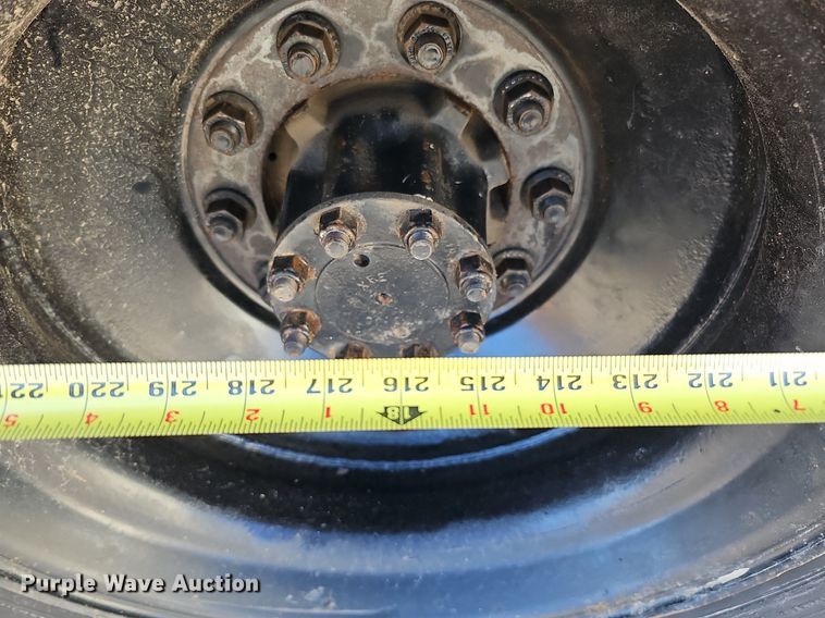 image for item DK0528 2002 International 3800 school bus