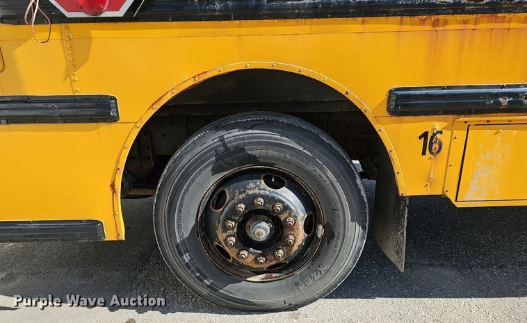 image for item DK0528 2002 International 3800 school bus