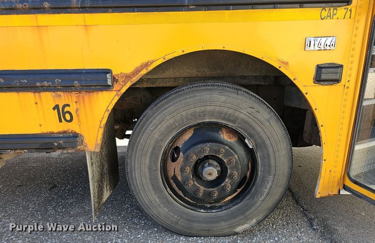 image for item DK0528 2002 International 3800 school bus