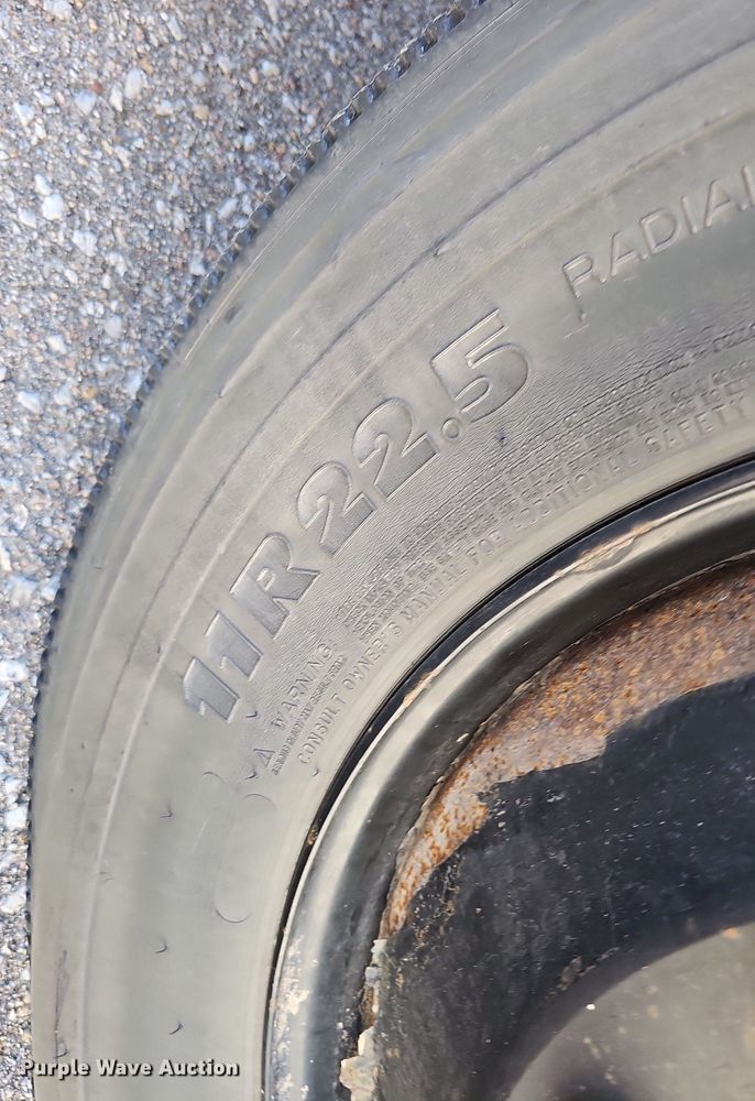 image for item DK0528 2002 International 3800 school bus