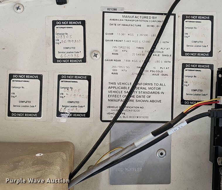 image for item DK0528 2002 International 3800 school bus