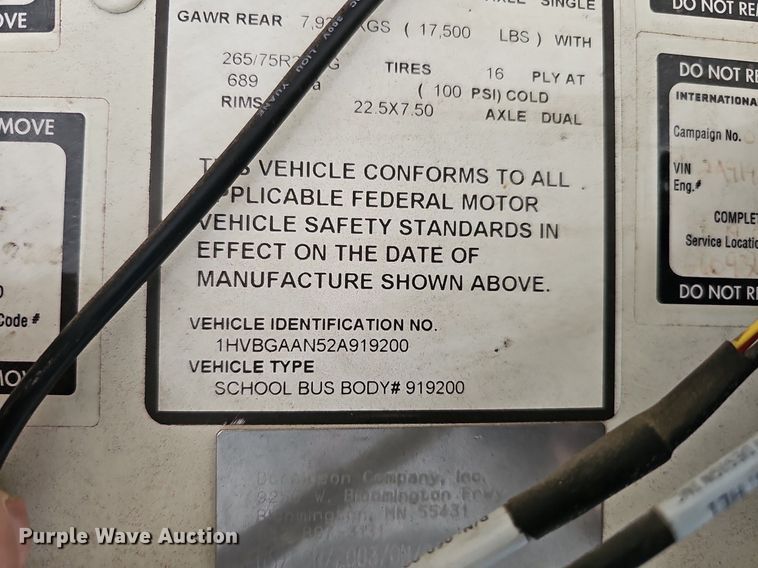 image for item DK0528 2002 International 3800 school bus