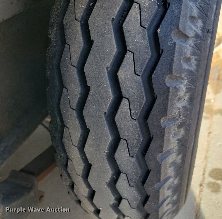 image for item DL7819 1990 Haulmark GGN840BT enclosed cargo trailer