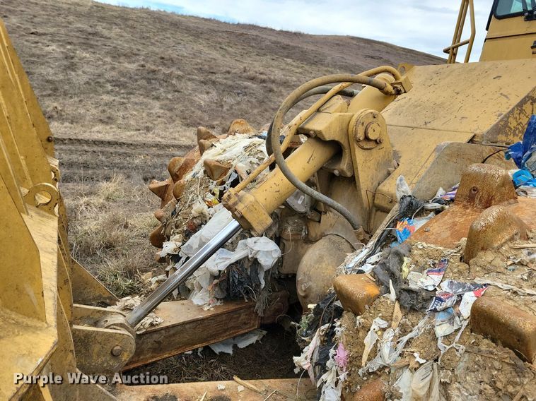 image for item DL7849 1991 Caterpillar 826C landfill compactor