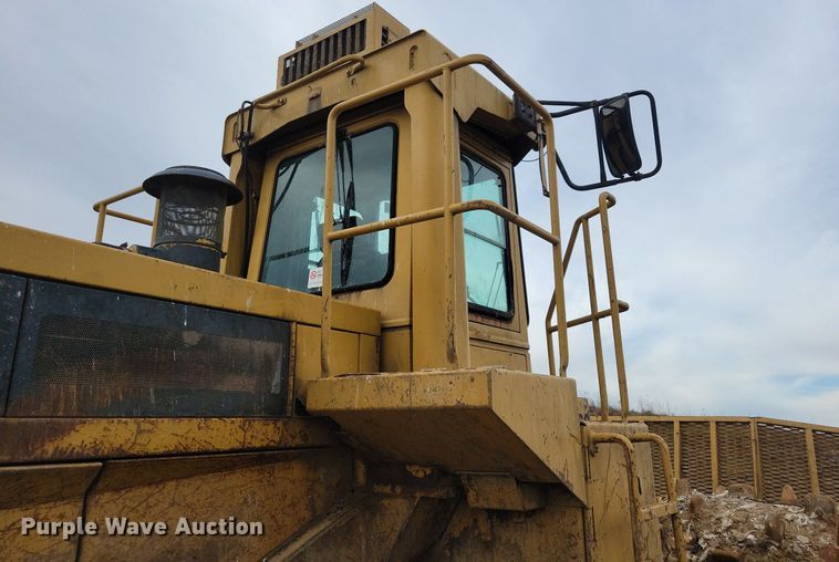 image for item DL7849 1991 Caterpillar 826C landfill compactor