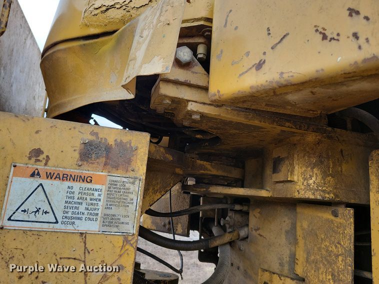 image for item DL7849 1991 Caterpillar 826C landfill compactor