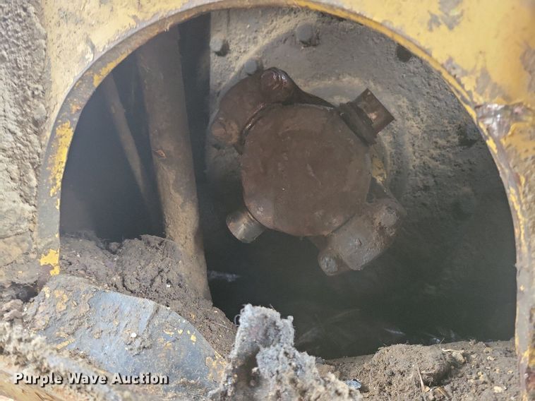 image for item DL7849 1991 Caterpillar 826C landfill compactor