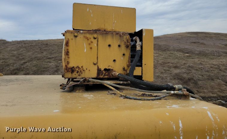 image for item DL7849 1991 Caterpillar 826C landfill compactor