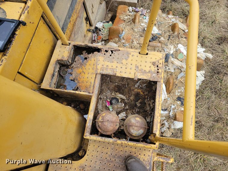 image for item DL7849 1991 Caterpillar 826C landfill compactor