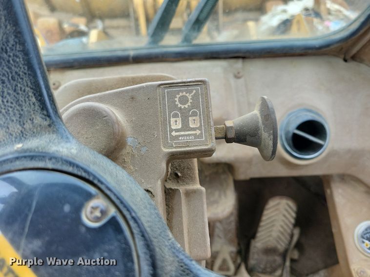 image for item DL7849 1991 Caterpillar 826C landfill compactor