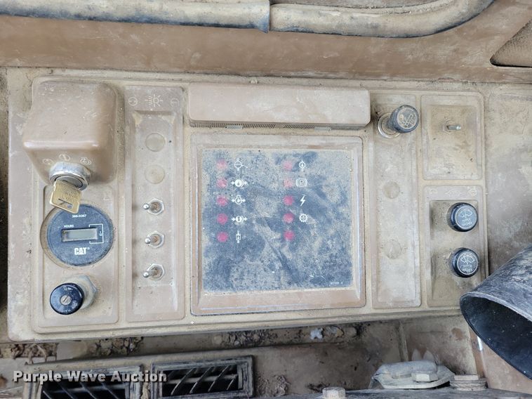 image for item DL7849 1991 Caterpillar 826C landfill compactor