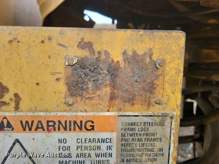 image for item DL7849 1991 Caterpillar 826C landfill compactor