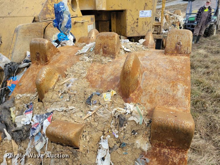 image for item DL7849 1991 Caterpillar 826C landfill compactor