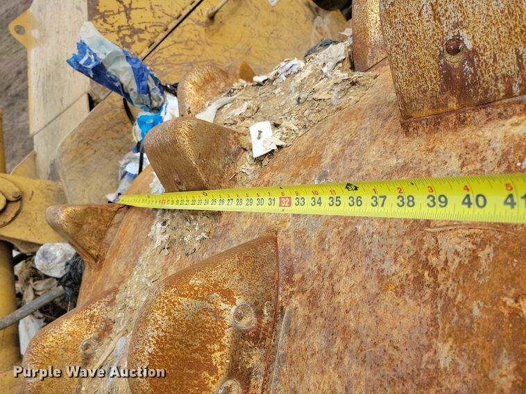 image for item DL7849 1991 Caterpillar 826C landfill compactor