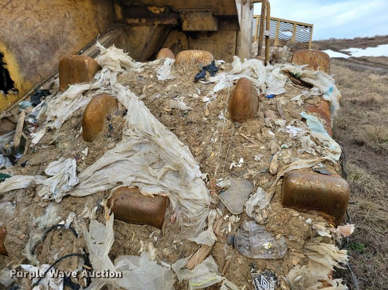 image for item DL7849 1991 Caterpillar 826C landfill compactor