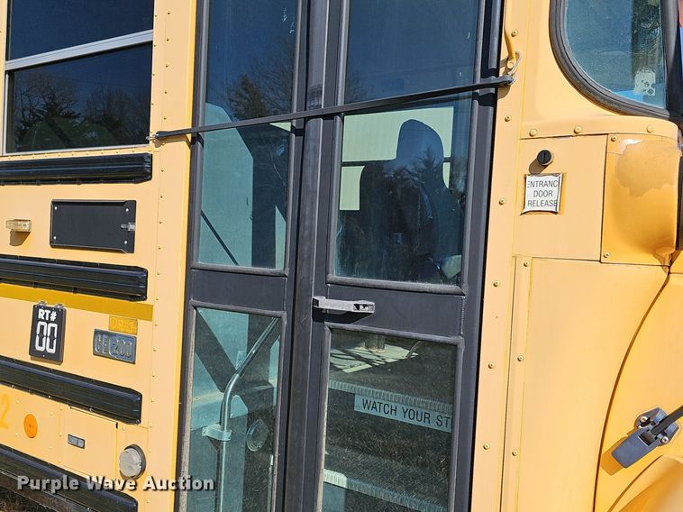 image for item DM1505 2006 IC CE200 school bus