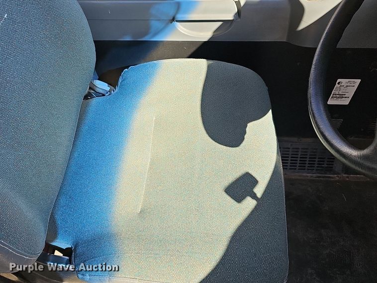 image for item DM1505 2006 IC CE200 school bus