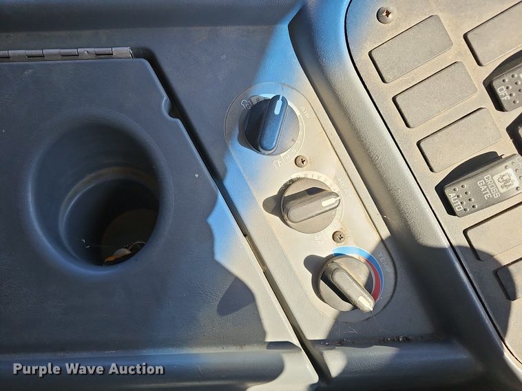 image for item DM1505 2006 IC CE200 school bus