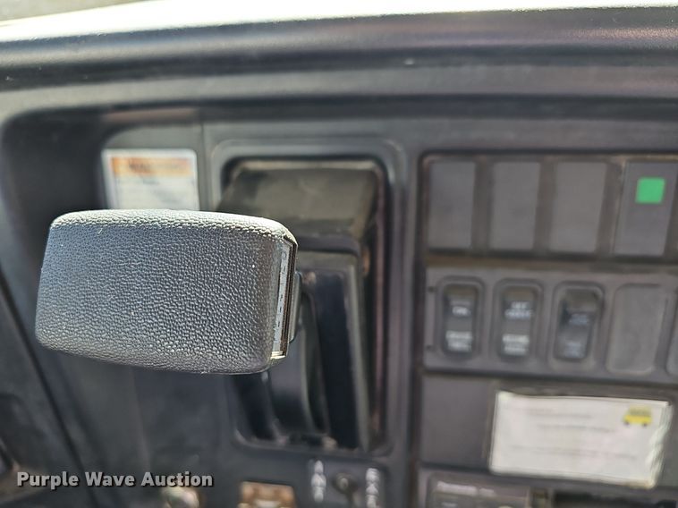 image for item DM1505 2006 IC CE200 school bus