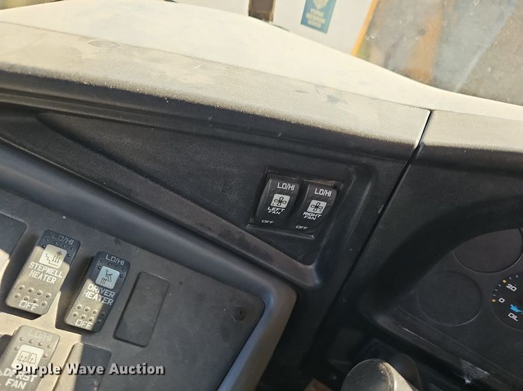 image for item DM1505 2006 IC CE200 school bus