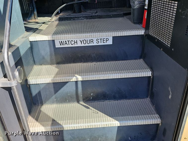 image for item DM1505 2006 IC CE200 school bus