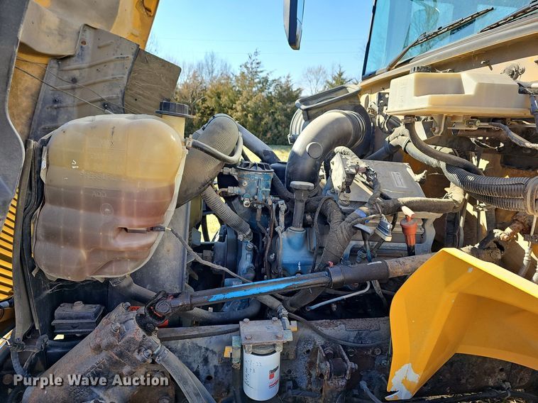 image for item DM1505 2006 IC CE200 school bus