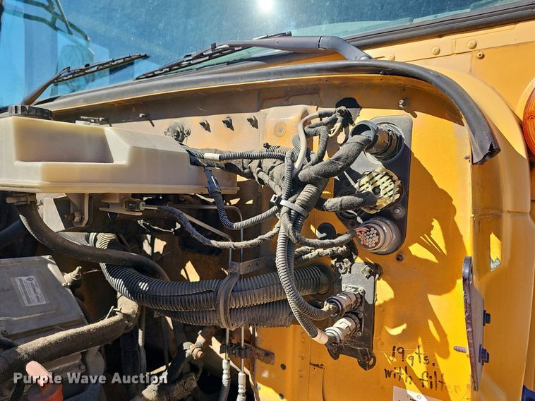 image for item DM1505 2006 IC CE200 school bus