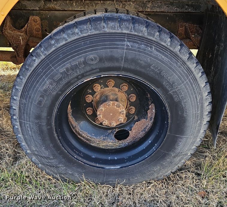 image for item DM1505 2006 IC CE200 school bus