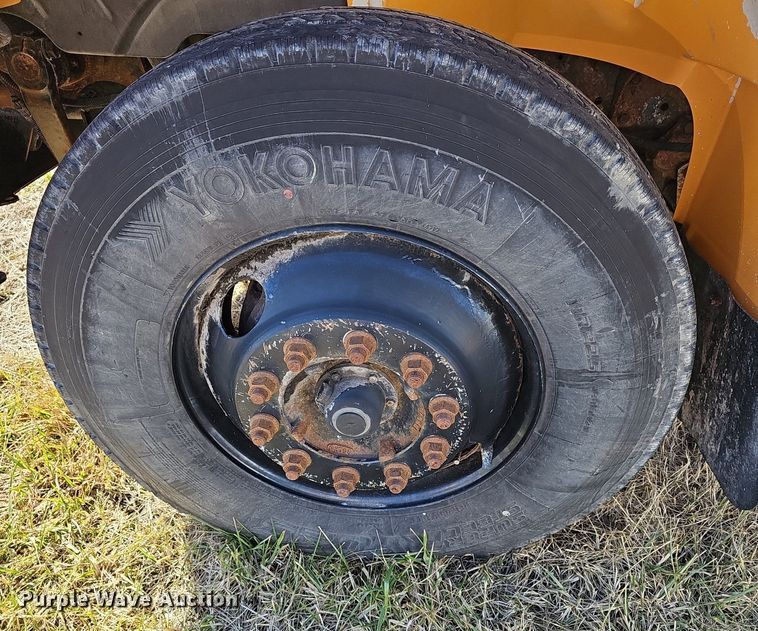 image for item DM1505 2006 IC CE200 school bus