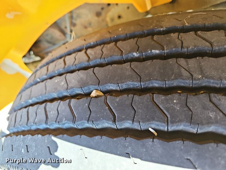 image for item DM1505 2006 IC CE200 school bus