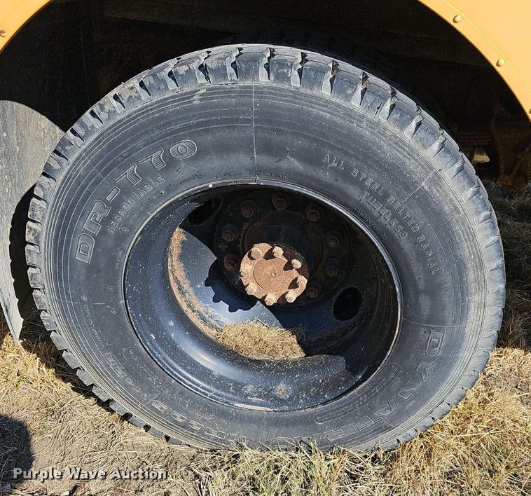 image for item DM1505 2006 IC CE200 school bus