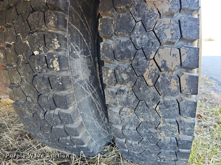 image for item DM1505 2006 IC CE200 school bus