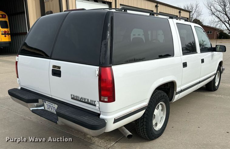 image for item DM2683 1998 Chevrolet Suburban 1500 SUV