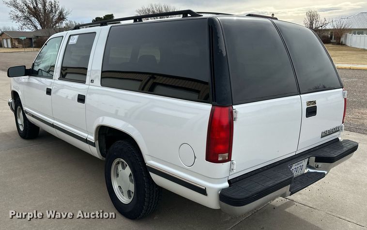 image for item DM2683 1998 Chevrolet Suburban 1500 SUV