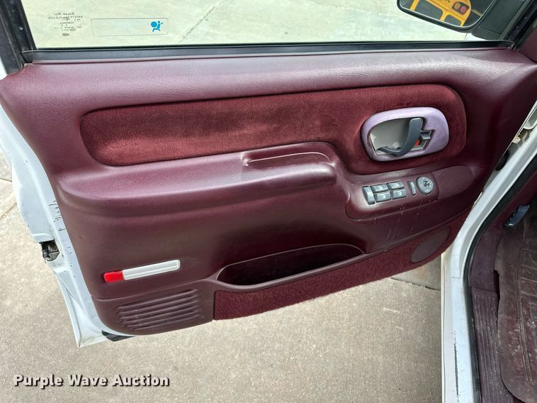 image for item DM2683 1998 Chevrolet Suburban 1500 SUV