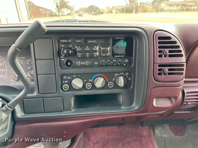 image for item DM2683 1998 Chevrolet Suburban 1500 SUV