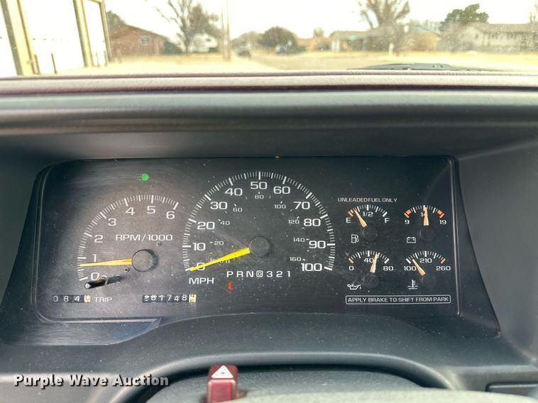 image for item DM2683 1998 Chevrolet Suburban 1500 SUV