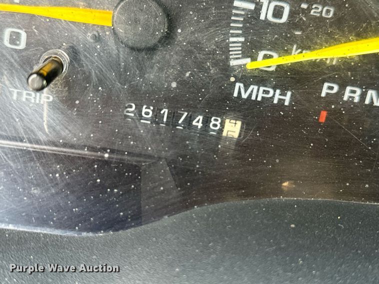 image for item DM2683 1998 Chevrolet Suburban 1500 SUV