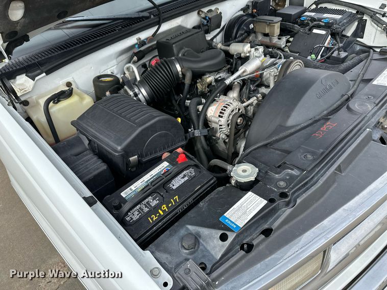 image for item DM2683 1998 Chevrolet Suburban 1500 SUV