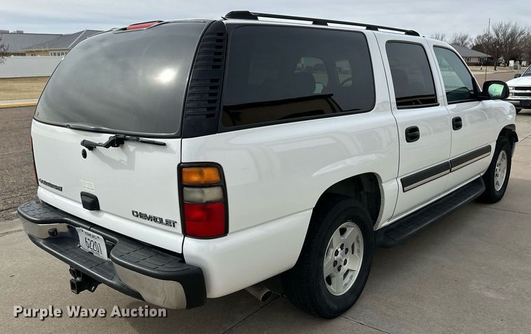 image for item DM2684 2004 Chevrolet Suburban 1500 SUV
