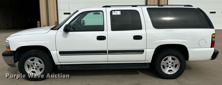 image for item DM2684 2004 Chevrolet Suburban 1500 SUV