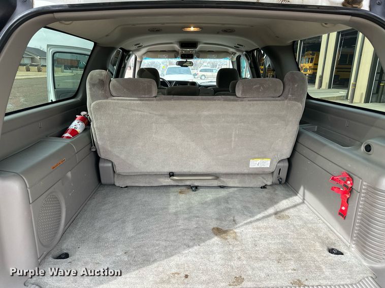 image for item DM2684 2004 Chevrolet Suburban 1500 SUV