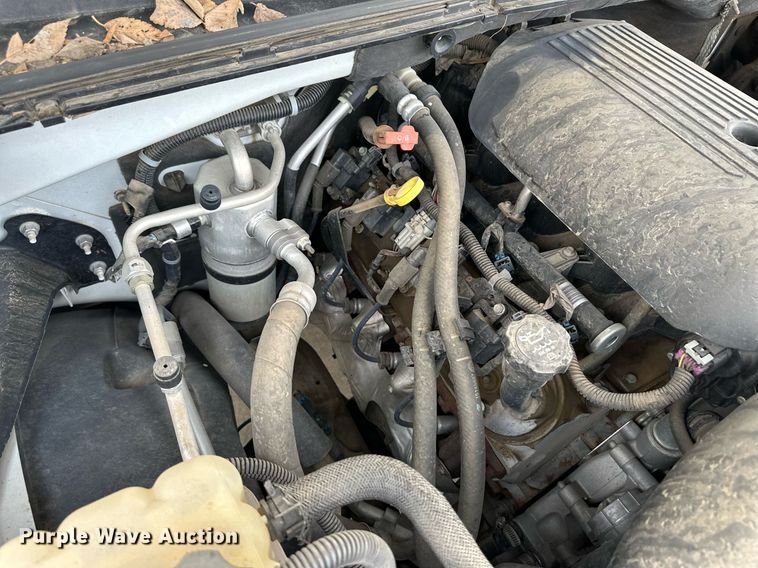 image for item DM2684 2004 Chevrolet Suburban 1500 SUV