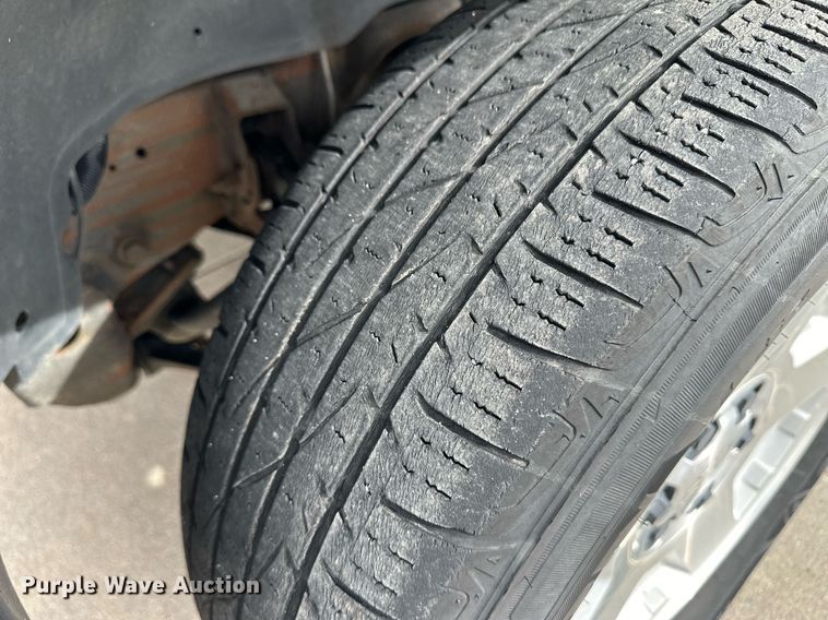 image for item DM2684 2004 Chevrolet Suburban 1500 SUV